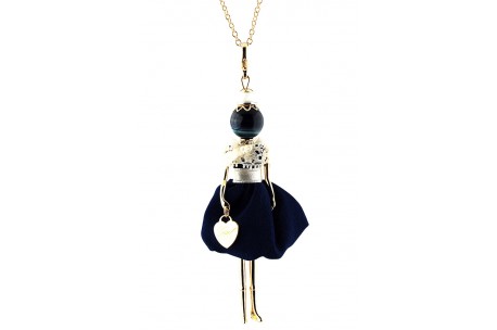 <p><span>Necklace pendant Gisel doll <strong>made in Italy</strong> handmade, the original! </span></p>
<p><span>Enriched with clothes, minutely manufactured and handcrafted, by experienced tailors. </span></p>
<p><span>Finished up with extreme attention to detail, every doll is a unique piece with a necklace, a heart shaped bag and a different fashion look according to its finish.</span></p>