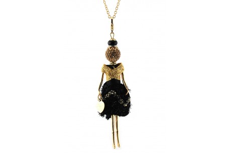 <p><span>Necklace pendant Gisel doll <strong>made in Italy</strong> handmade, the original! </span></p>
<p><span>Enriched with clothes, minutely manufactured and handcrafted, by experienced tailors. </span></p>
<p><span>Finished up with extreme attention to detail, every doll is a unique piece with a necklace, a heart shaped bag and a different fashion look according to its finish.</span></p>