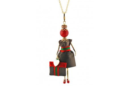 <p><span>Necklace pendant Gisel doll <strong>made in Italy</strong> handmade, the original! </span></p>
<p><span>Enriched with clothes, minutely manufactured and handcrafted, by experienced tailors. </span></p>
<p><span>Finished up with extreme attention to detail, every doll is a unique piece with a necklace, a heart shaped bag and a different fashion look according to its finish.</span></p>