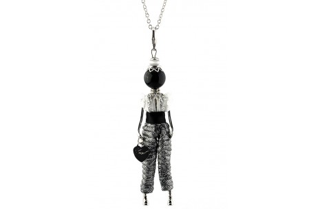 <p><span>Necklace pendant Gisel doll <strong>made in Italy</strong> handmade, the original! </span></p>
<p><span>Enriched with clothes, minutely manufactured and handcrafted, by experienced tailors. </span></p>
<p><span>Finished up with extreme attention to detail, every doll is a unique piece with a necklace, a heart shaped bag and a different fashion look according to its finish.</span></p>