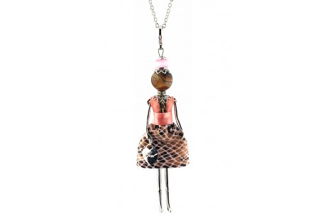 <p><span lang="en-us" xml:lang="en-us">Necklace pendant Gisel doll<span class="apple-converted-space"> </span><strong><span>made in Italy</span></strong><span class="apple-converted-space"> </span>handmade, the original!</span></p>
<p></p>
<p><span lang="en-us" xml:lang="en-us">Enriched with clothes, minutely manufactured and handcrafted, by experienced tailors.</span></p>
<p></p>
<p><span lang="en-us" xml:lang="en-us">Finished up with extreme attention to detail, every doll is a unique piece with a necklace, a heart shaped bag and a different fashion look according to its finish.</span></p>
<p></p>