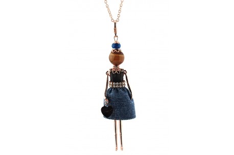 <p><span lang="en-us" xml:lang="en-us">Necklace pendant Gisel doll<span class="apple-converted-space"> </span><strong><span>made in Italy</span></strong><span class="apple-converted-space"> </span>handmade, the original!</span></p>
<p></p>
<p><span lang="en-us" xml:lang="en-us">Enriched with clothes, minutely manufactured and handcrafted, by experienced tailors.</span></p>
<p></p>
<p><span lang="en-us" xml:lang="en-us">Finished up with extreme attention to detail, every doll is a unique piece with a necklace, a heart shaped bag and a different fashion look according to its finish.</span></p>
<p></p>