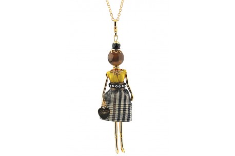 <p><span lang="en-us" xml:lang="en-us">Necklace pendant Gisel doll<span class="apple-converted-space"> </span><strong><span>made in Italy</span></strong><span class="apple-converted-space"> </span>handmade, the original!</span></p>
<p></p>
<p><span lang="en-us" xml:lang="en-us">Enriched with clothes, minutely manufactured and handcrafted, by experienced tailors.</span></p>
<p></p>
<p><span lang="en-us" xml:lang="en-us">Finished up with extreme attention to detail, every doll is a unique piece with a necklace, a heart shaped bag and a different fashion look according to its finish.</span></p>
<p></p>