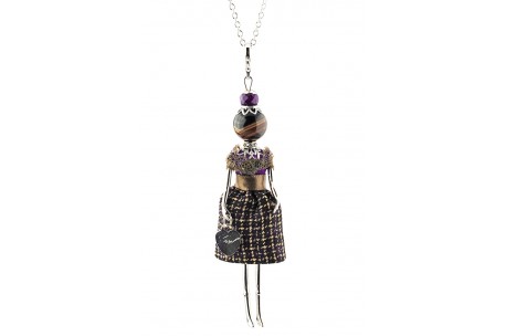 <p><span>Necklace pendant Gisel doll<span> </span><strong><span>made in Italy</span></strong><span> </span>handmade, the original!</span></p>
<p><span>Enriched with clothes, minutely manufactured and handcrafted, by experienced tailors.</span></p>
<p><span>Finished up with extreme attention to detail, every doll is a unique piece with a necklace, a heart shaped bag and a different fashion look according to its finish.</span></p>
<p><span> </span></p>
