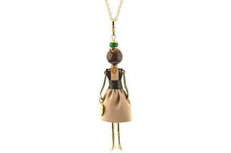 <p><span lang="en-us" xml:lang="en-us">Necklace pendant Gisel doll<span class="apple-converted-space"> </span><strong><span>made in Italy</span></strong><span class="apple-converted-space"> </span>handmade, the original!</span></p>
<p></p>
<p><span lang="en-us" xml:lang="en-us">Enriched with clothes, minutely manufactured and handcrafted, by experienced tailors.</span></p>
<p></p>
<p><span lang="en-us" xml:lang="en-us">Finished up with extreme attention to detail, every doll is a unique piece with a necklace, a heart shaped bag and a different fashion look according to its finish.</span></p>
<p></p>