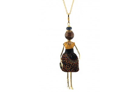 <p><span lang="en-us" xml:lang="en-us">Necklace pendant Gisel doll<span class="apple-converted-space"> </span><strong><span>made in Italy</span></strong><span class="apple-converted-space"> </span>handmade, the original!</span></p>
<p></p>
<p><span lang="en-us" xml:lang="en-us">Enriched with clothes, minutely manufactured and handcrafted, by experienced tailors.</span></p>
<p></p>
<p><span lang="en-us" xml:lang="en-us">Finished up with extreme attention to detail, every doll is a unique piece with a necklace, a heart shaped bag and a different fashion look according to its finish.</span></p>
<p></p>