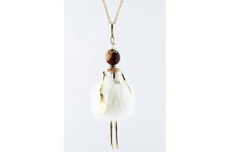 <p><span>Necklace pendant Gisel doll <strong>made in Italy</strong> handmade the original! </span></p>
<p><span>Enriched with clothes, minutely manufactured and handcrafted, by experienced tailors. </span></p>
<p><span>Finished up with an extreme attention to detail, every doll is a unique piece with a necklace, a heart shaped bag and a different fashion look according to its finish.</span></p>